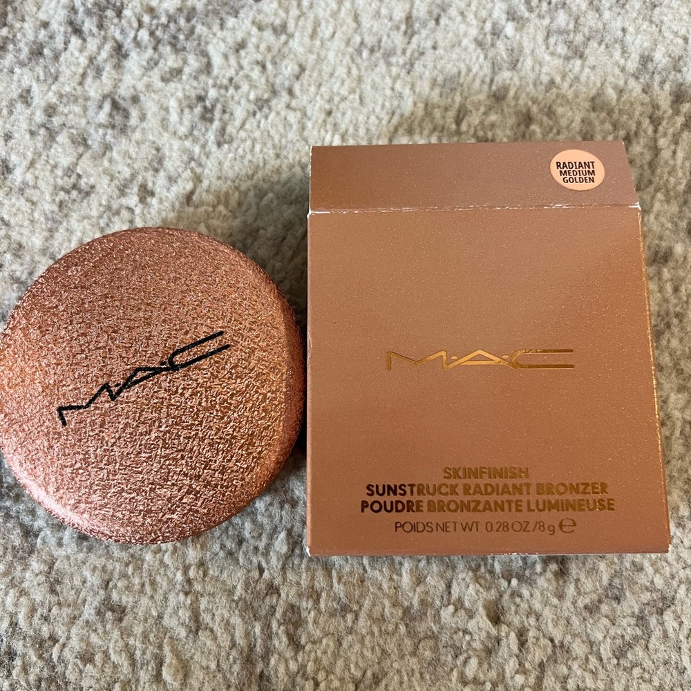 MAC SKIN FINISH SUNSTRUCK RADIANT BRONZER